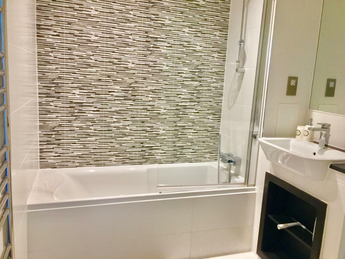 2-Bedrooms Modern Apartment Next To Velodrome, Lounge, Balcony, Parking, Abba ลอนดอน ภายนอก รูปภาพ