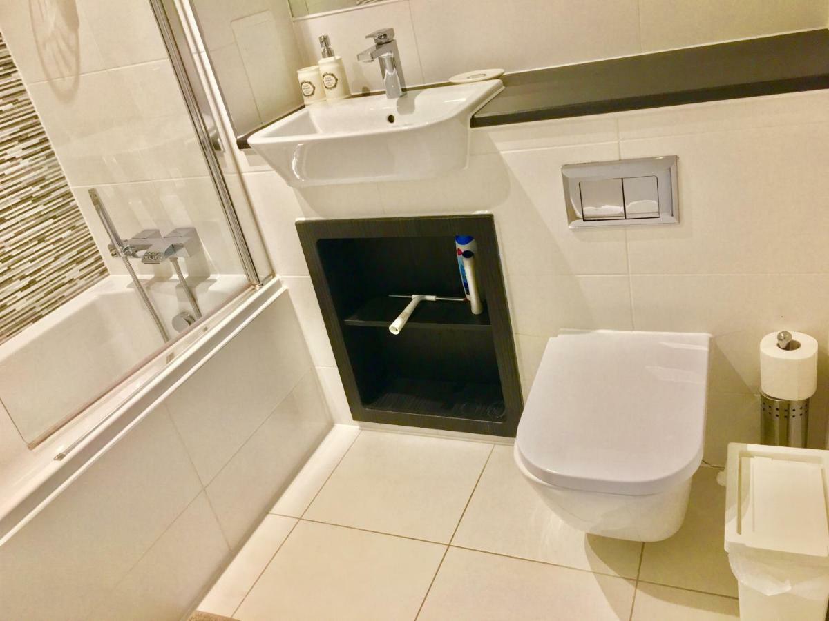 2-Bedrooms Modern Apartment Next To Velodrome, Lounge, Balcony, Parking, Abba ลอนดอน ภายนอก รูปภาพ